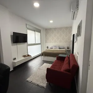 apolo-studio-apartamento-en-playa-de-las-canteras.in-canary-islands.com/